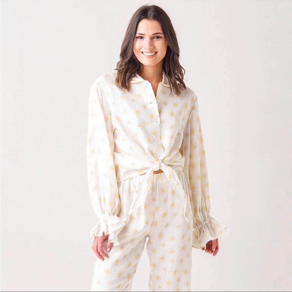 New. Sleeper Rumba Linen Lounge Top Blouse Daisies Size Small